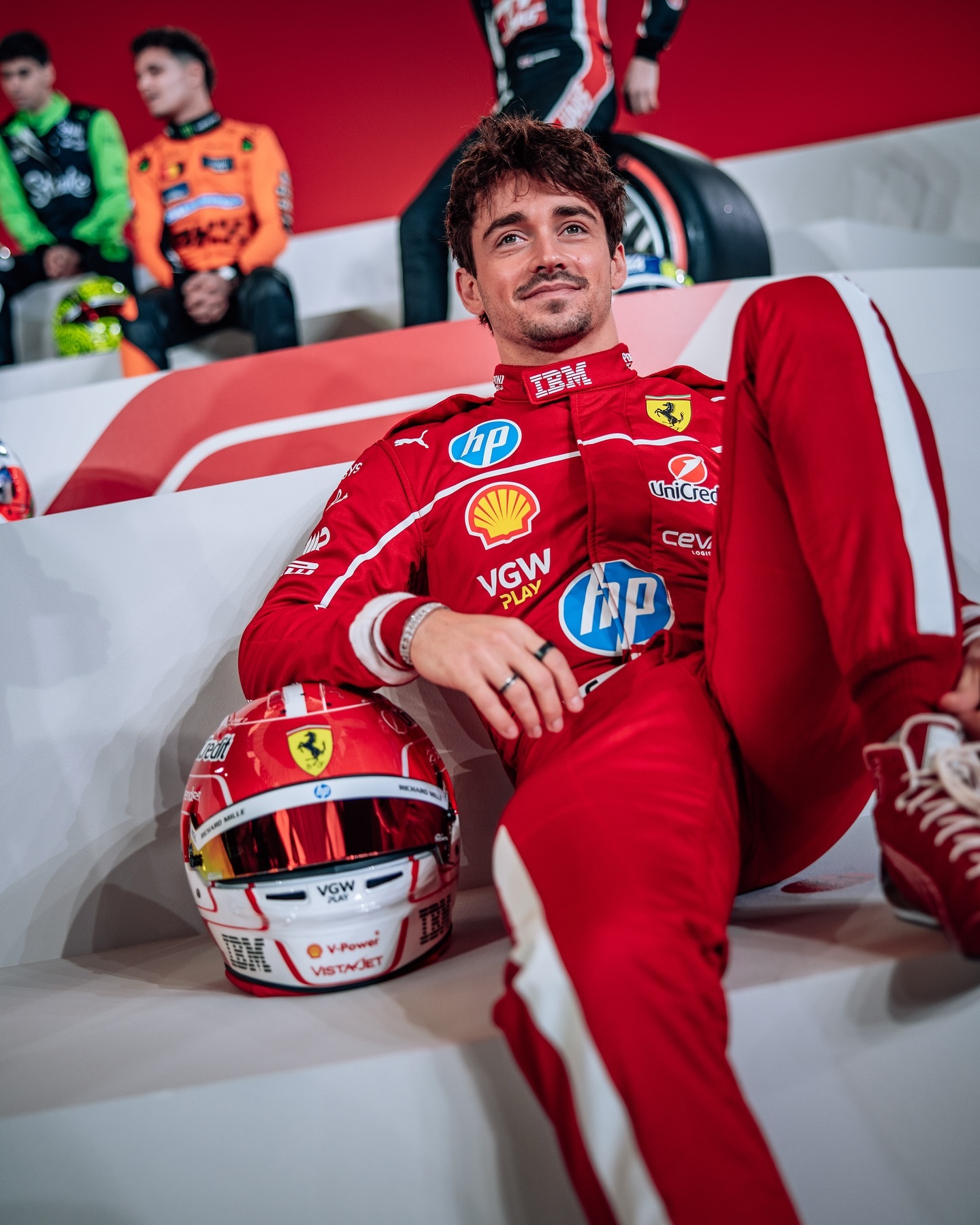 红牛车队力克梅赛德斯,汉密尔顿带队取胜 红牛车队力克梅赛德斯,汉密尔顿带队取胜