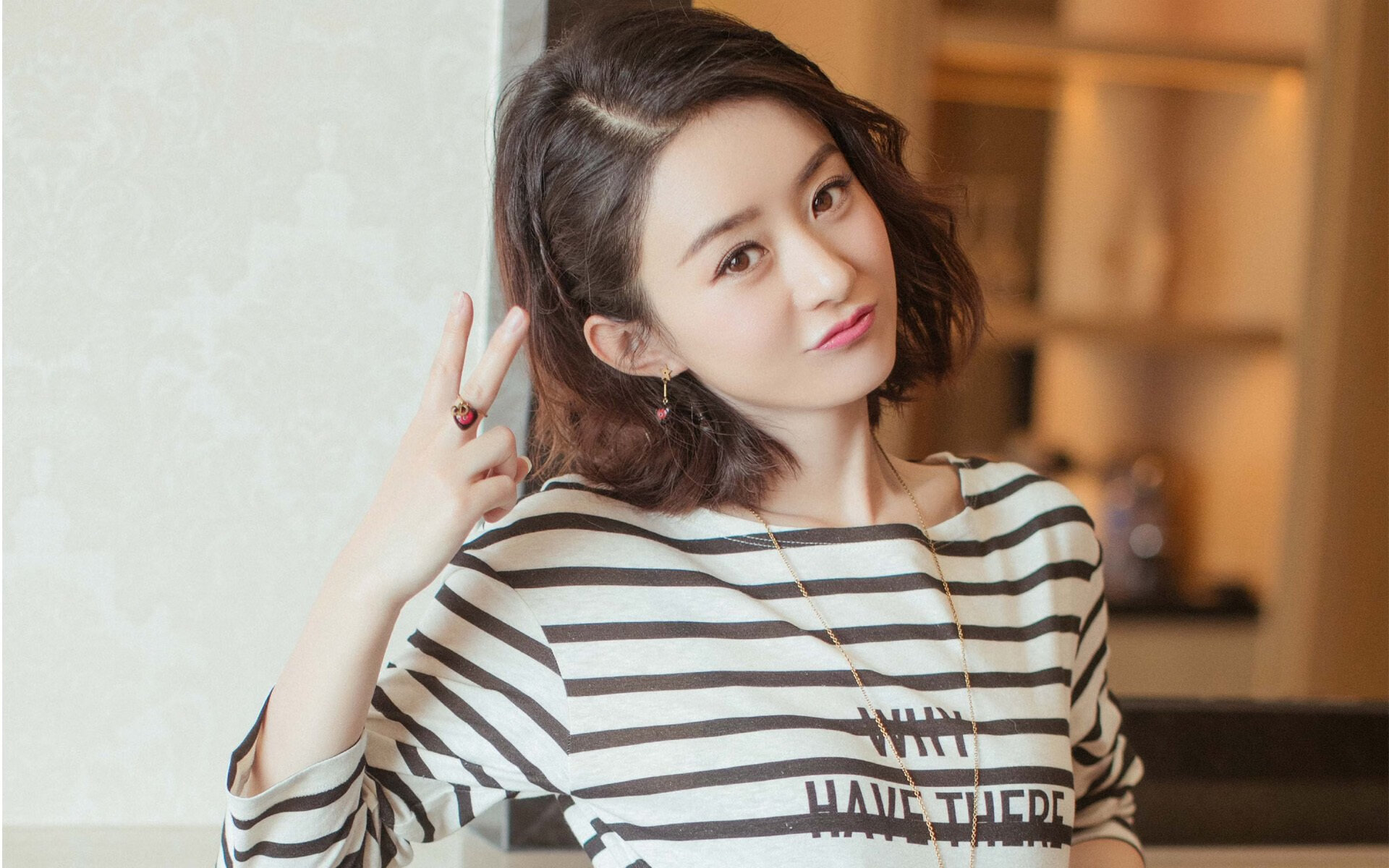 银石鏖战，阿斯顿马丁与索伯的攻防血战，与乔治·拉塞尔的孤独王座